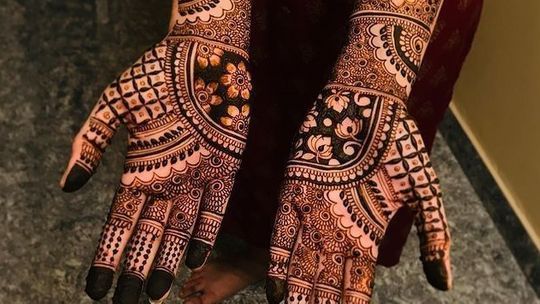 Mehandi Artists